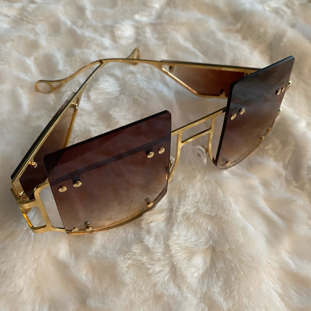 Trendy frames - Picture 2 of 2